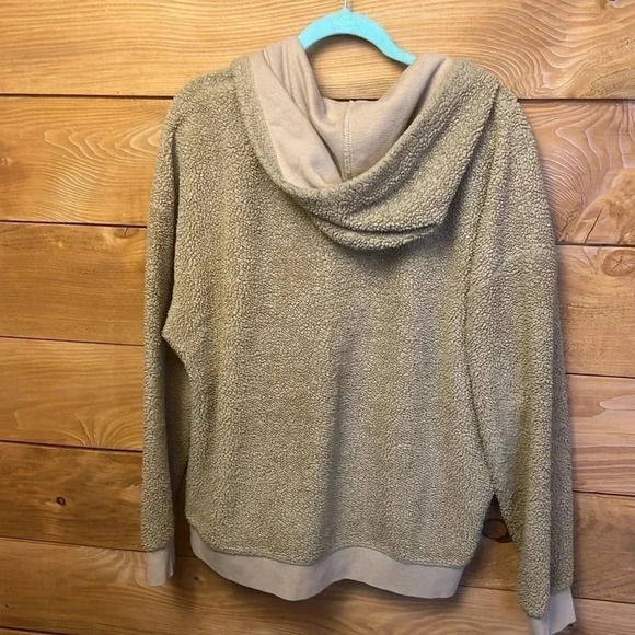 WOMENS PACSUN 1/4 zip‎ Fuzzy hooded sweatshirt.  Size Medium. - Picture 3 of 7